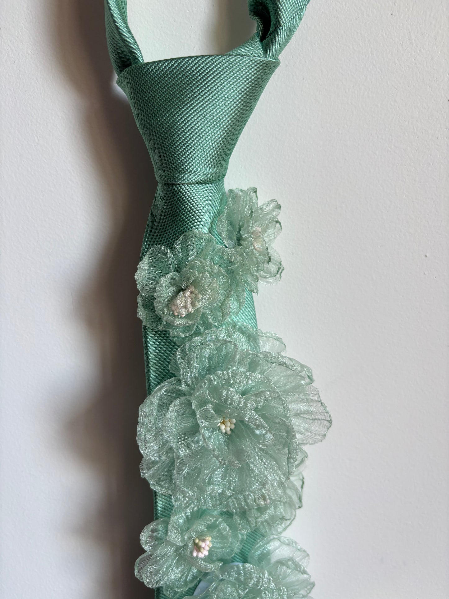 Cravate fleur verte