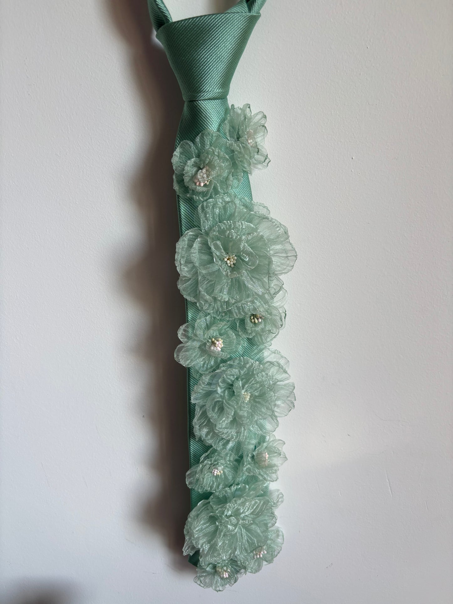 Cravate fleur verte