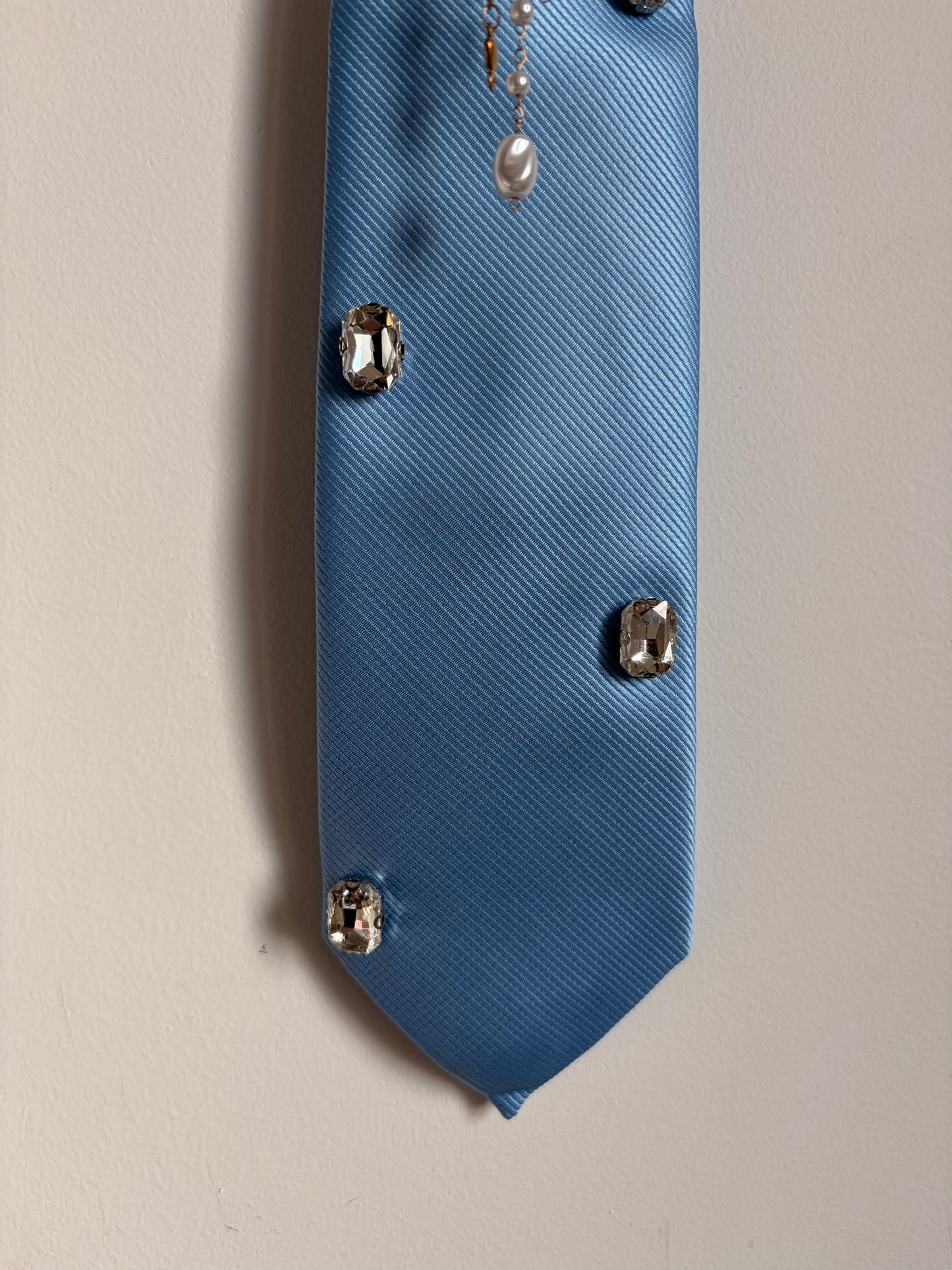 Cravate bijou bleu