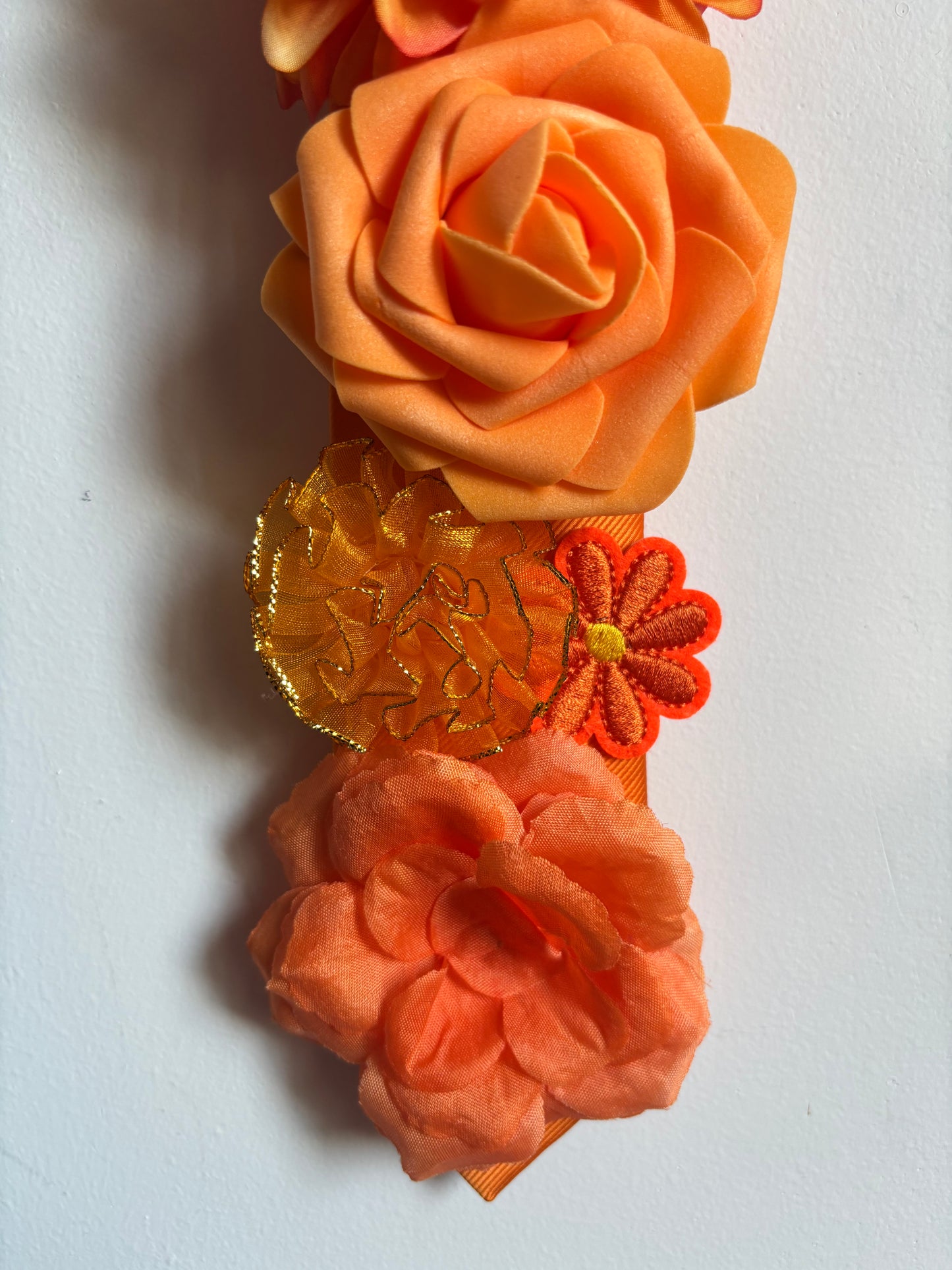 Cravate fleur orange
