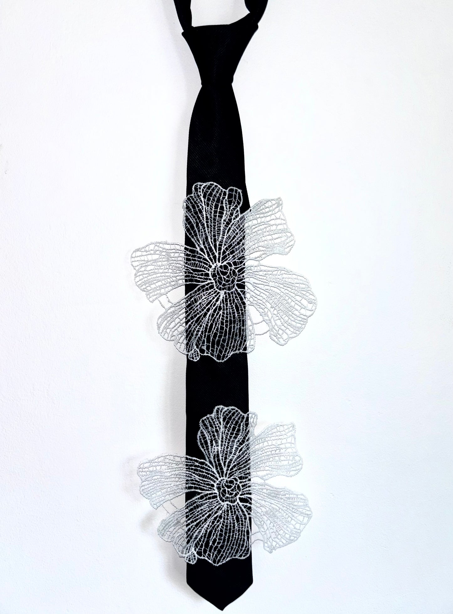 Cravate en dentelle