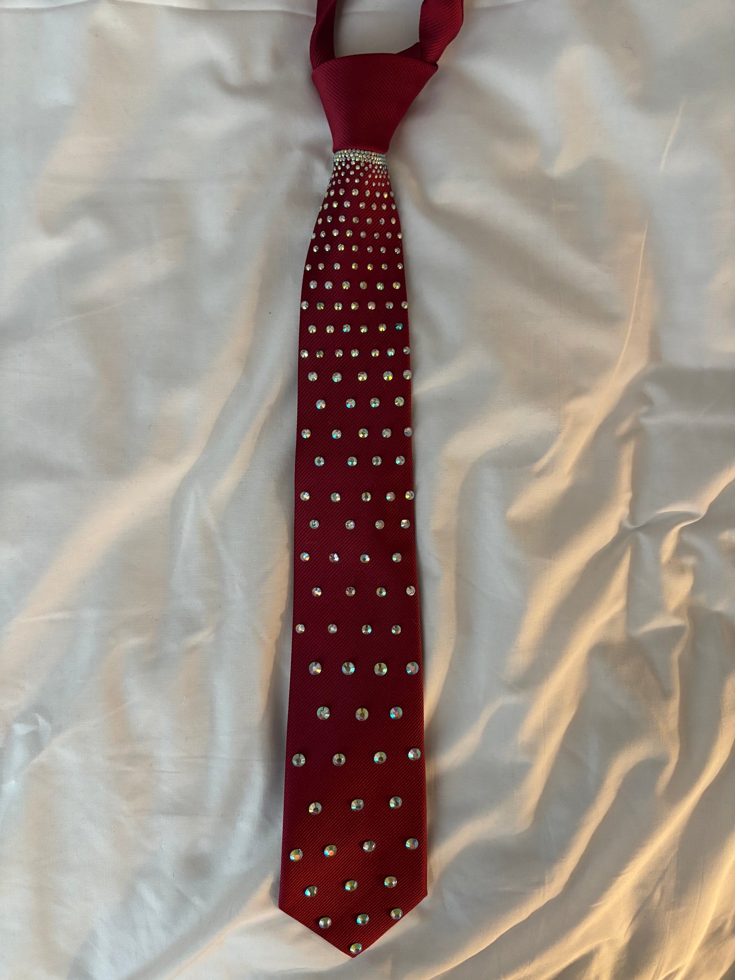 Cravate strass rouge ￼