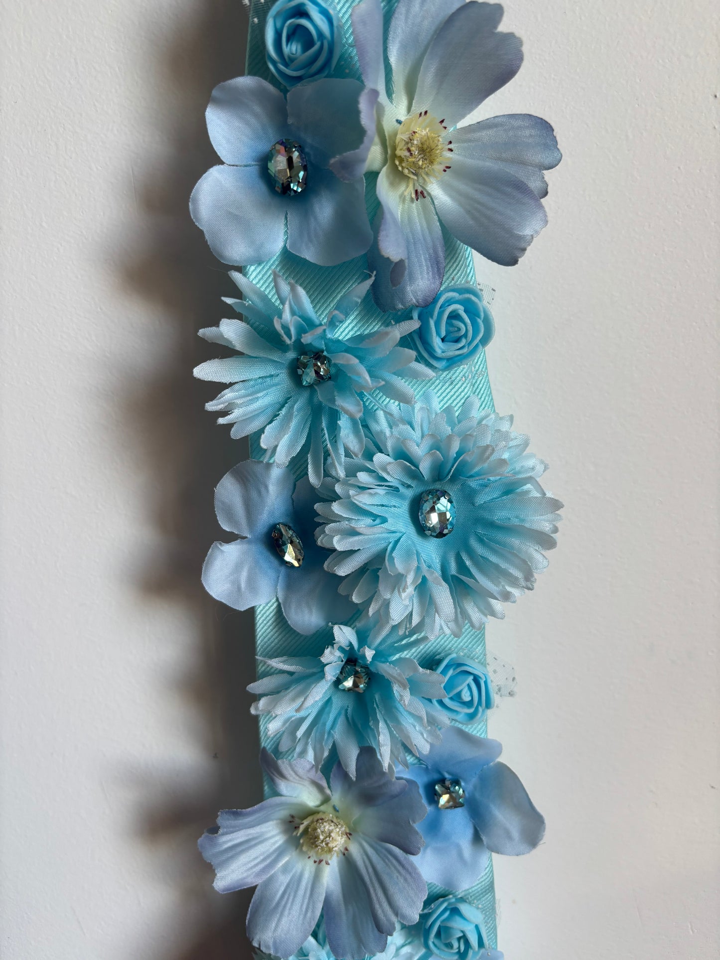Cravate fleur bleue