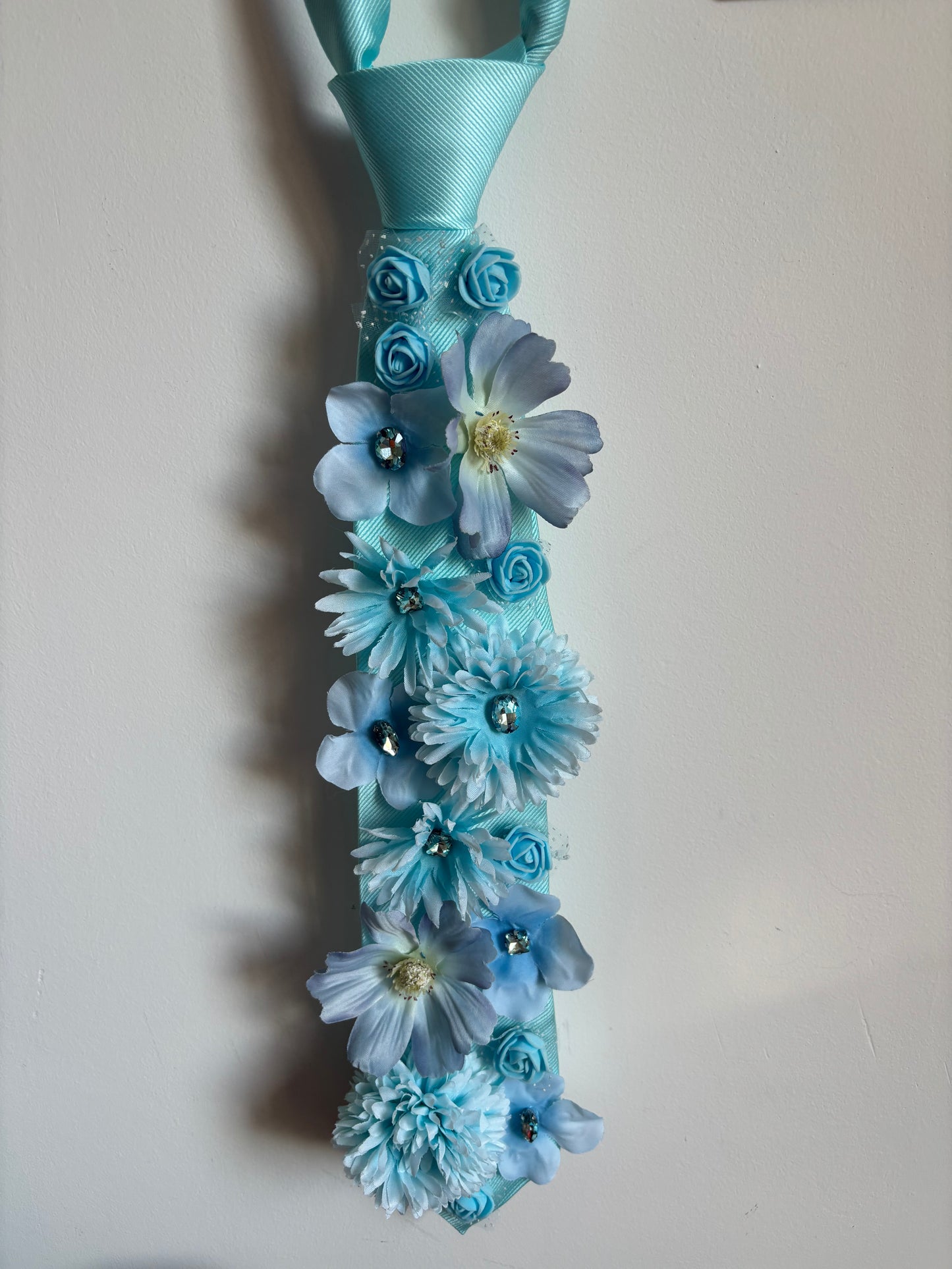 Cravate fleur bleue