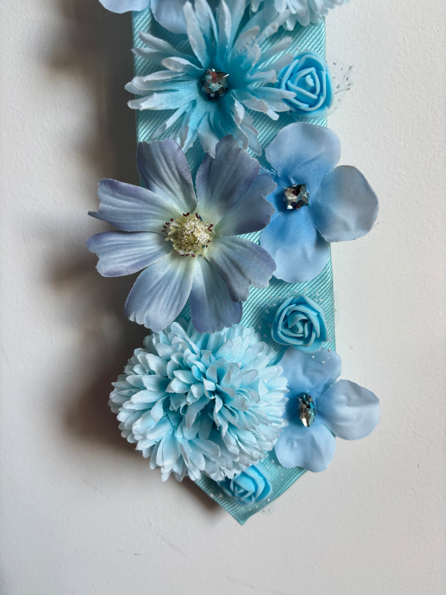 Cravate fleur bleue