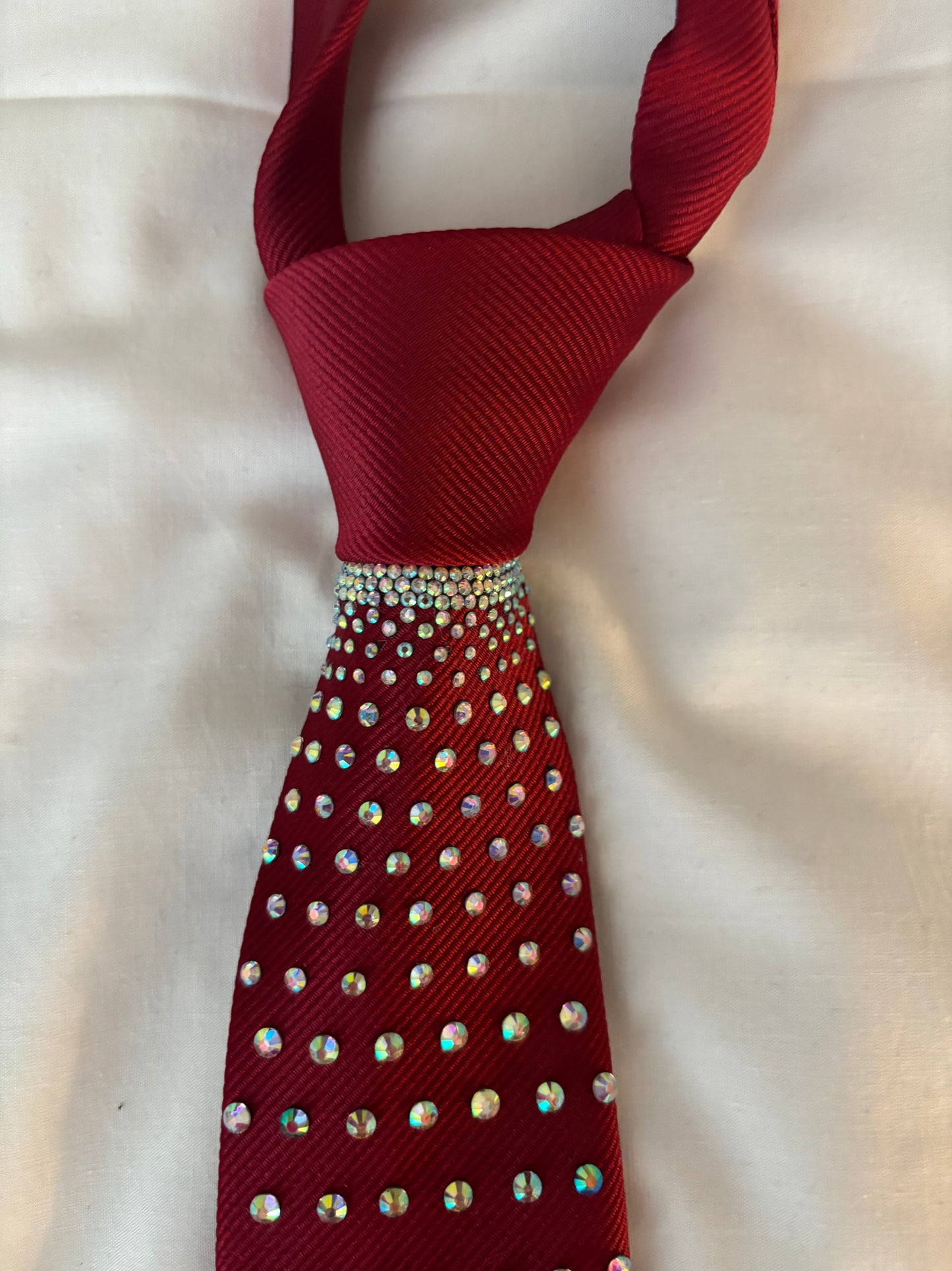 Cravate strass rouge ￼