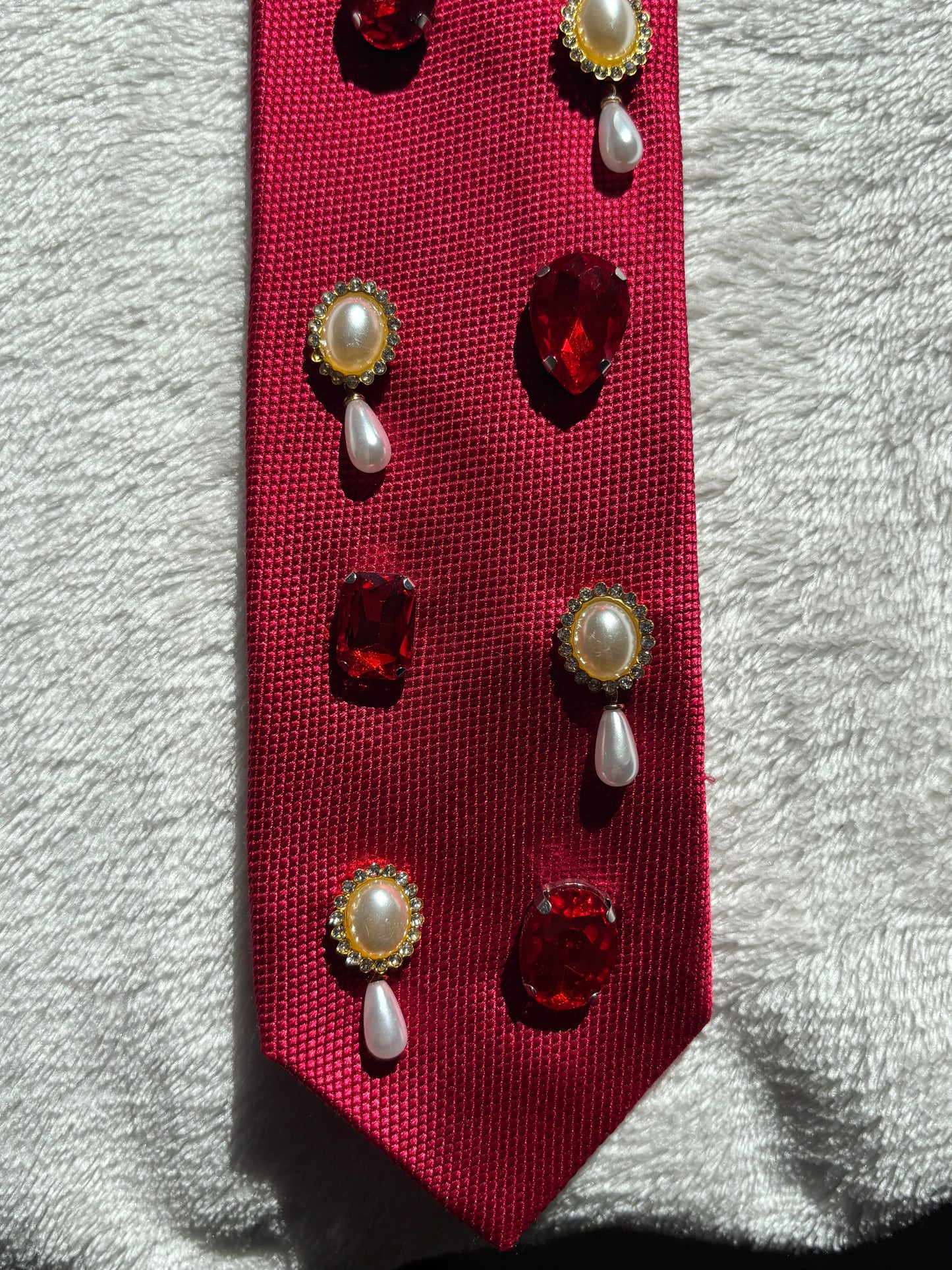 Cravate rubis